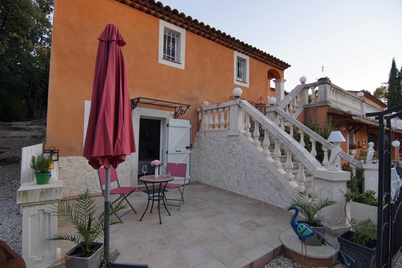 Chez Amali - Stielvolle Ferienwohnung In Der Provence Mit Terrasse Brignoles Dış mekan fotoğraf
